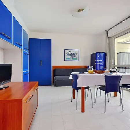 公寓 Parco Hemingway-16 By Interhome 利尼亚诺萨比亚多罗